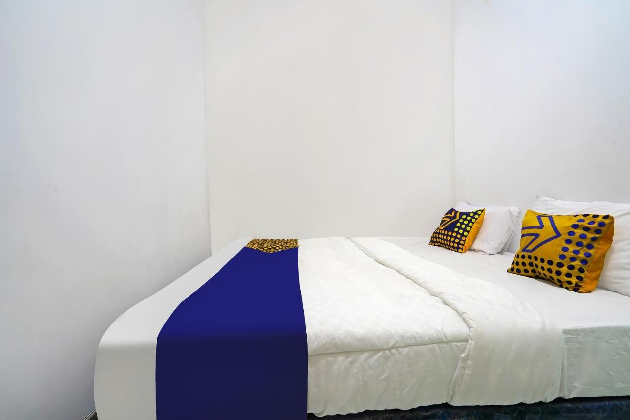 Spot On 91723 Sony Homestay Syariah ซูกาบูมี ภายนอก รูปภาพ
